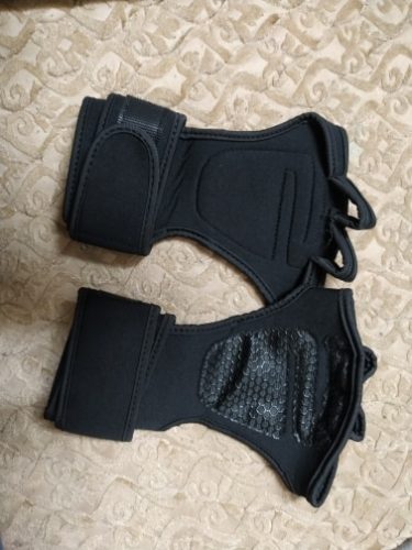 Gym and Fitness Gloves with Grips photo review