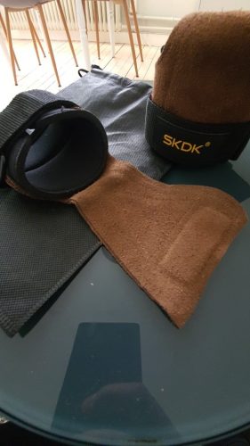 Gym and Fitness Gloves with wrist support and Grips Anti-Skid photo review