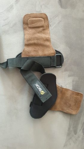Gym and Fitness Gloves with wrist support and Grips Anti-Skid photo review