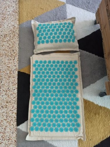 Yoga Acupressure Mat and Pillow Set 8 Fun Colour photo review