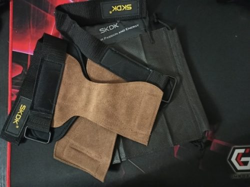 Gym and Fitness Gloves with wrist support and Grips Anti-Skid photo review