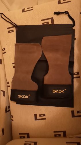 Gym and Fitness Gloves with wrist support and Grips Anti-Skid photo review