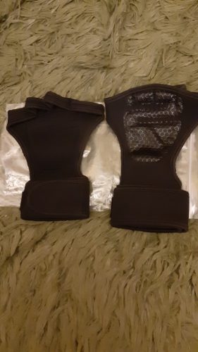 Gym and Fitness Gloves with Grips photo review
