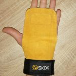 Gym and Fitness Gloves with wrist support and Grips Anti-Skid photo review