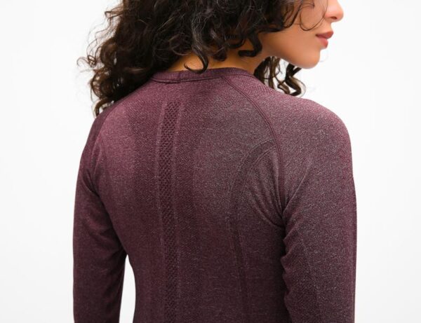 Yoga & Fitness Seamless Super Soft Top with Long Sleeve - Yoga Seamless Top - Only Fit Gear